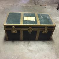 Baule d'Epoca con contenuto