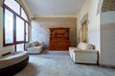 ampia-casa-con-cortile