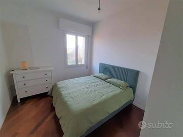 Stanza in appartamento di 74 m² a Bologna