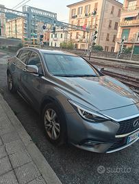 infiniti Q30 premium con audio bose