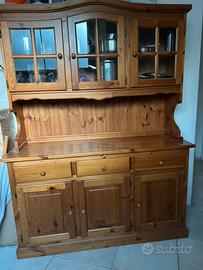 Credenza in legno con vetrina – 500 € trattabili