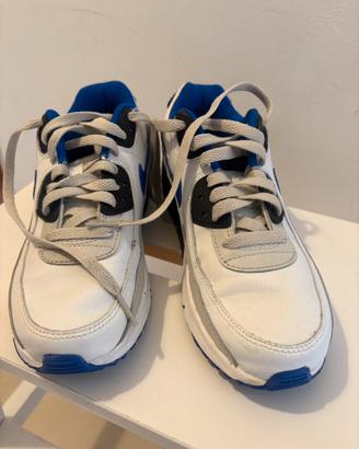 Scarpe Nike Air taglia 37,5