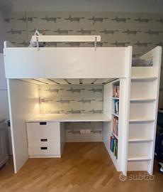 Letto a soppalco IKEA STUVA / SMÅSTAD con scrivani