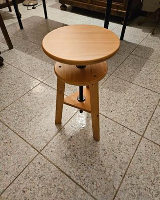 Sgabello in legno a vite regolabile in altezza
