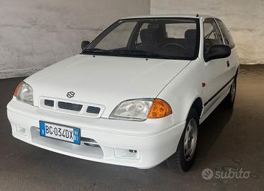 Suzuki Swift 1.0 ASI con annotazione su carta circ