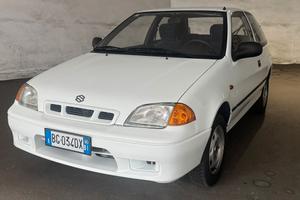 Suzuki Swift 1.0 ASI con annotazione su carta circ