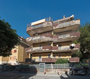 BILOCALE CON BALCONE PERIMETRALE