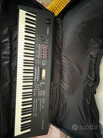Stage Piano Yamaha Mox8