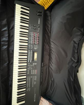 Stage Piano Yamaha Mox8
