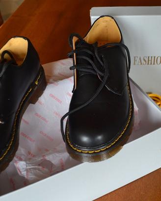 Scarpe Donna nuove suola gomma n. 39