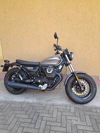 Moto Guzzi v9 bobber