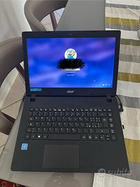 Portatile Acer Aspire1 4GB Ram, 64GB HD