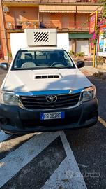 Toyota hilux con cella a piastre eutettiche rrc