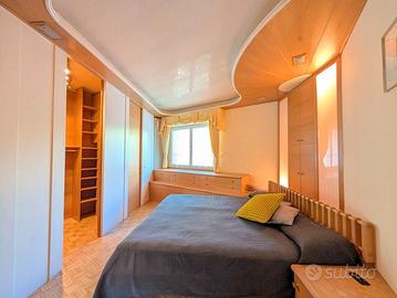 Spaziosa stanza con cabina armadio da settembre