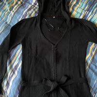maglione cardigan nero cappuccio e zip