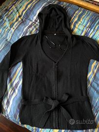 maglione cardigan nero cappuccio e zip