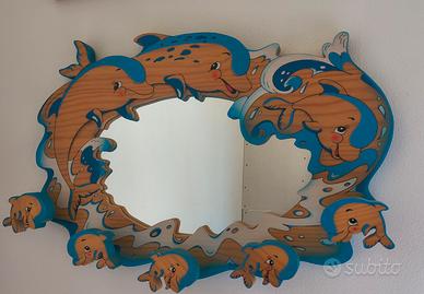specchio con struttura in legno 