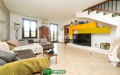 4 LOCALI DUPLEX CON BOX E CANTINA !!!
