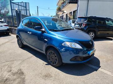 Lancia Ypsilon 1.0 FireFly 5 porte S&S Hybrid Gold