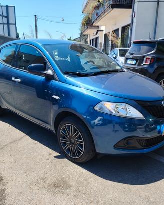 Lancia Ypsilon 1.0 FireFly 5 porte S&S Hybrid Gold
