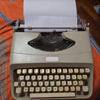 Macchina da scrivere vintage Harwood Italiana