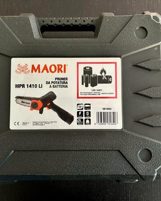 Maori. Pruner da potatura