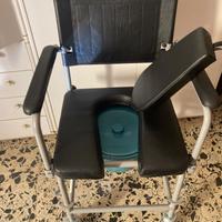 Sedia per disabili  con wc e ruote