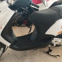 PIAGGIO ZIP 50 4t