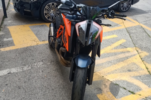 KTM Super Duke R