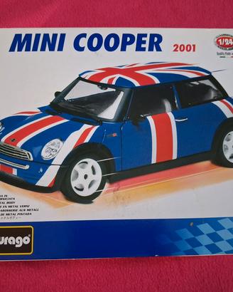 Modellino Bburago Mini Cooper 2001