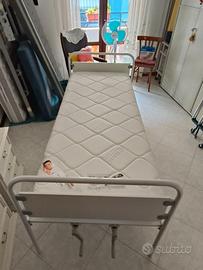 Letto degenza con sponde e schienale regolabili