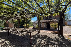 Rustico / Casale di 511 m² con più di 5 locali e b