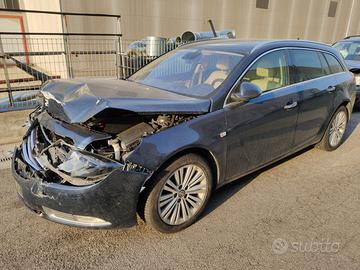 Opel Insignia anno 2011 ricambi usati
