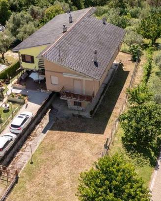 Villa di 207 m² con più di 5 locali e box auto a S