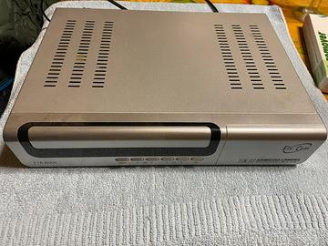 Decoder satellitare con 2 slot per schede