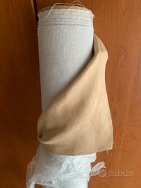 Rotolo di tessuto scamosciato