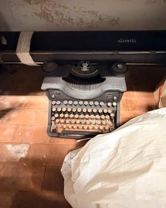 Macchina da Scrivere Olivetti M40