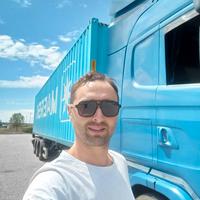 Autista di camion C/CE/CQC + ADR (vivo a Genova)