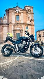 Honda Hornet cb600 DA VETRINA