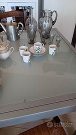 Tazzine da caffè,  da tea, zuccheriera, lattiera