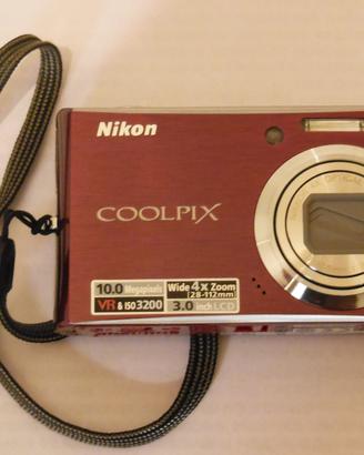 Macchine digitali Nikon Coolpix compatte