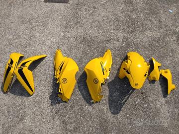 SET PLASTICHE KEEWAY RKF 125 FIANCHETTI ALI COPRIF