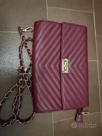 Borsa tracolla bordeaux trapuntata con catena