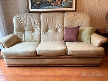 Divano da 3 e 2 poltrone pelle beige e