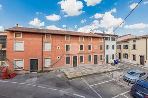 RUSTICO A SOMMACAMPAGNA