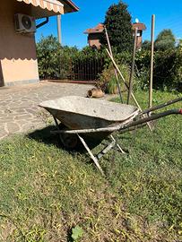 carriola funzionante per giardino