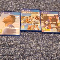 Lotto 3 Giochi PS4 - FIFA 22, FIFA 21 e The Sims 4