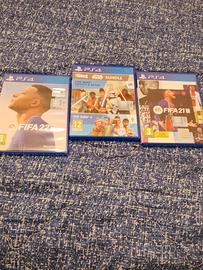 Lotto 3 Giochi PS4 - FIFA 22, FIFA 21 e The Sims 4