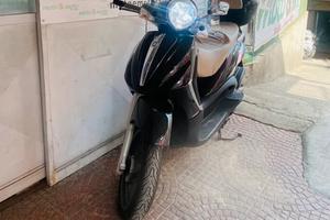 Piaggio Beverly Tourer 300 - anno 2009 - 24400km