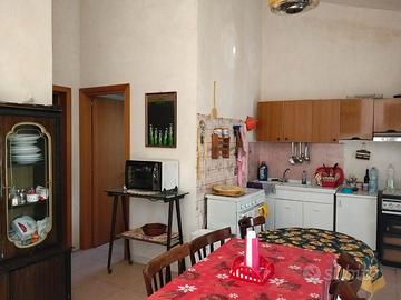 Villetta singola con ampi spazi esterni